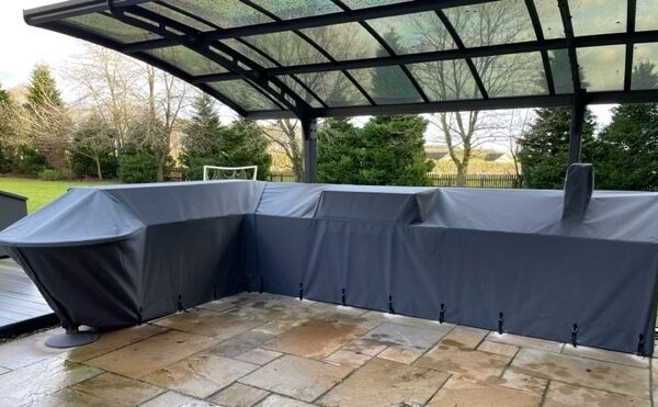 Outdoor Kitchen Protected by a Bespoke Outdoor Cover